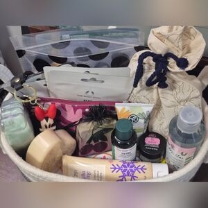 Face & Body Care Gifts